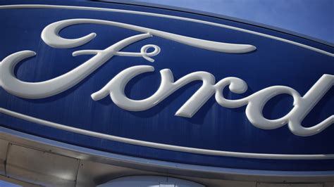 Ford recalls some vehicles for air bag inflator installation
